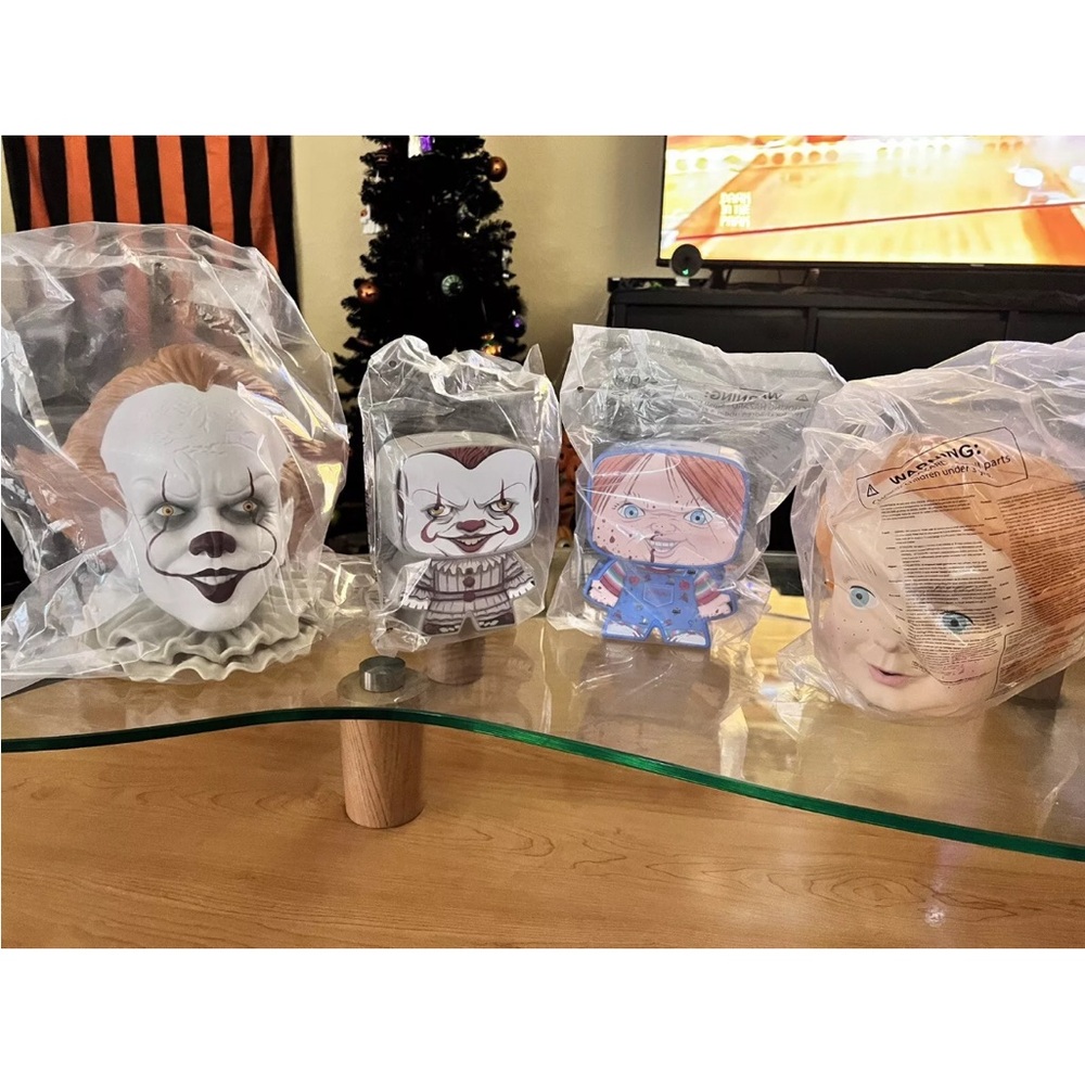 Cinemark Horror  Chucky And Pennywise Popcorn Bucket Heads & Souvenir Cups Sets